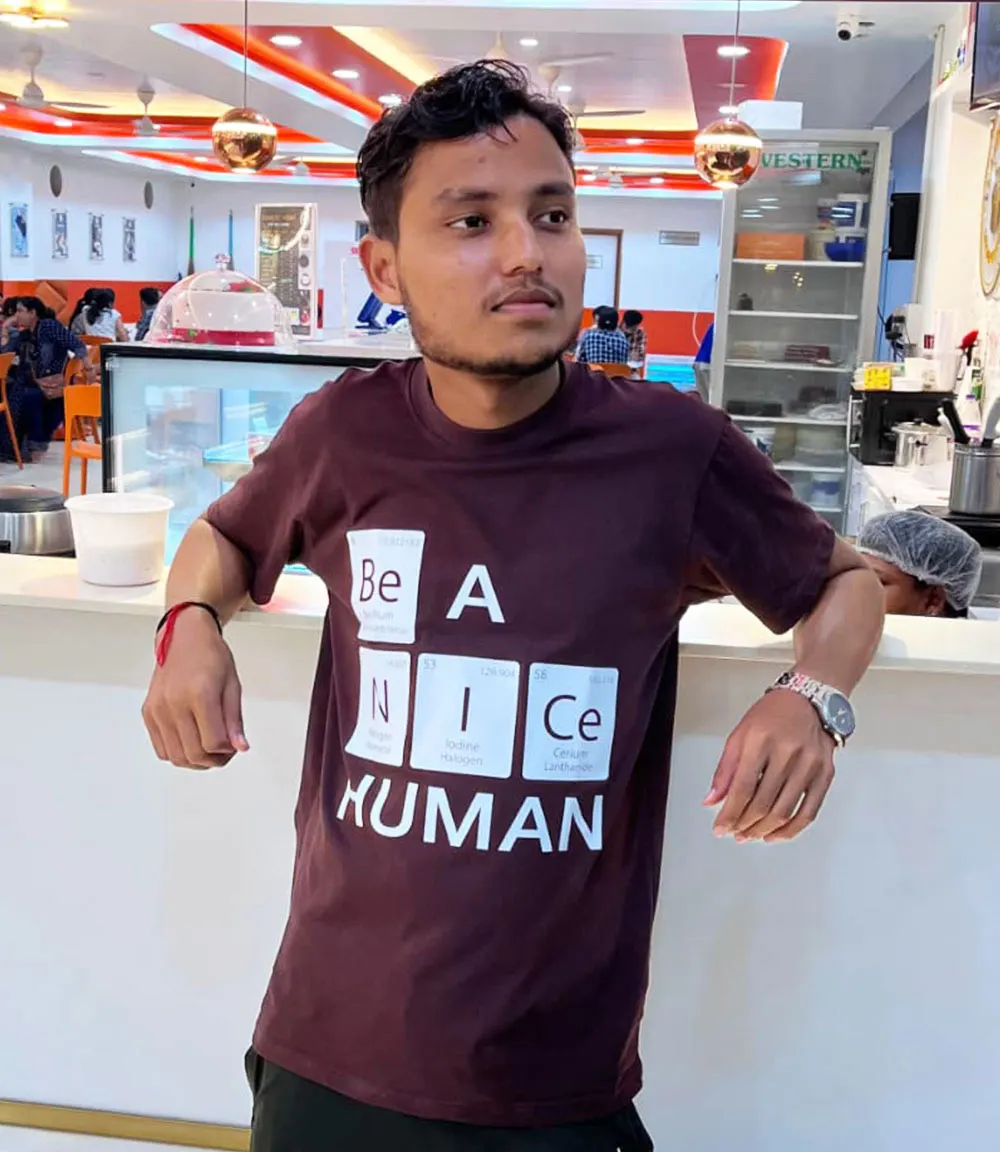 Graphic T-shirt from the Vilgot collection